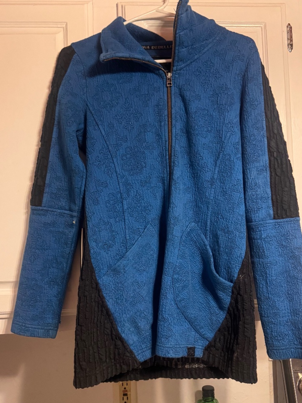 Tonia debellis designer fleece womens size m